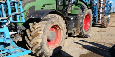 Wegen van de achteras van een tractor